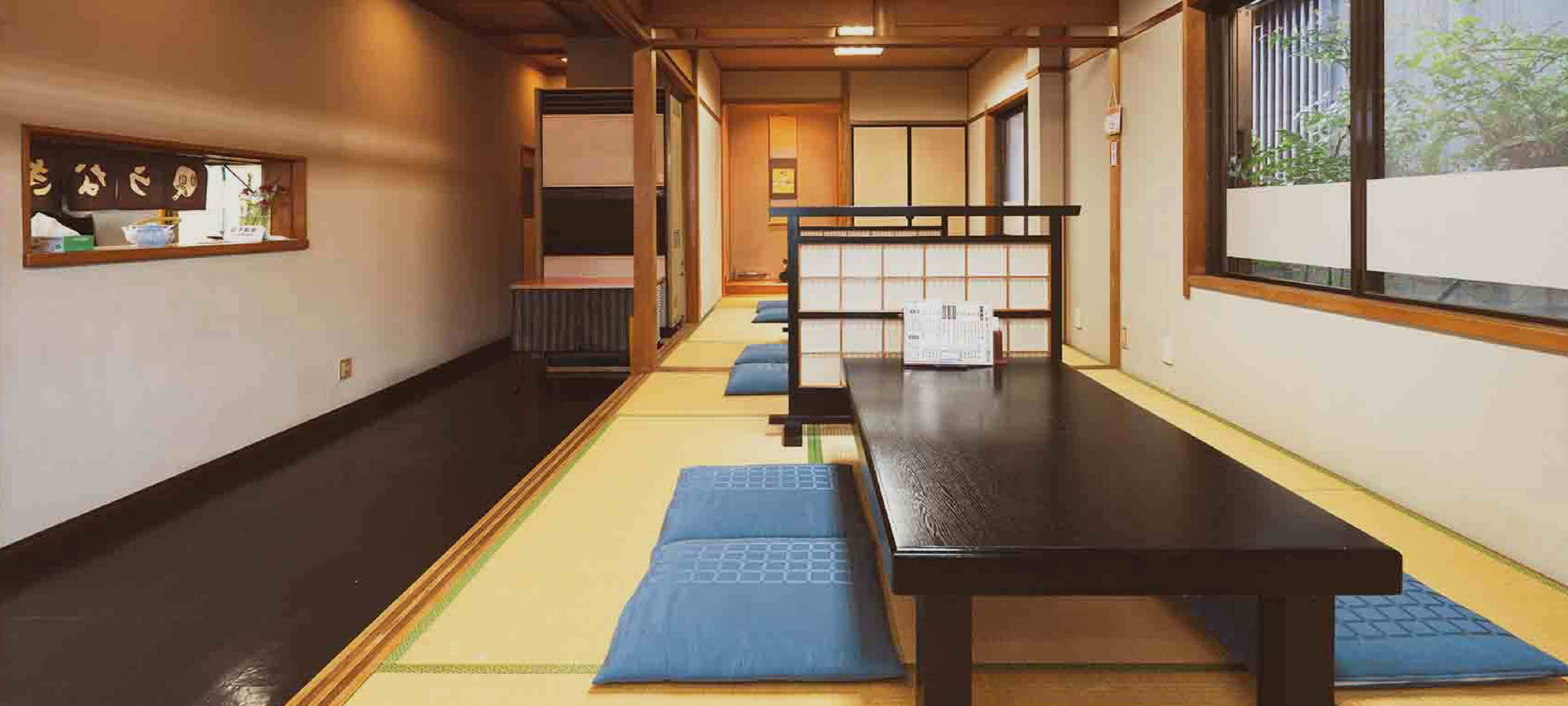 岡本淡水店内